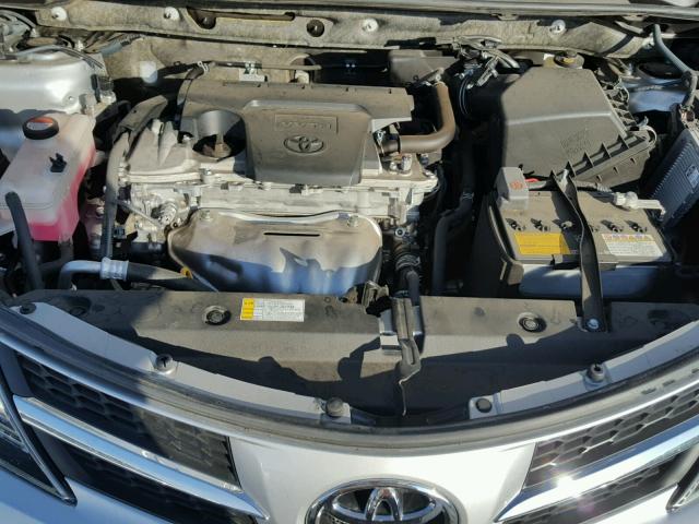 JTMRFREV0FD147905 - 2015 TOYOTA RAV4 XLE SILVER photo 7