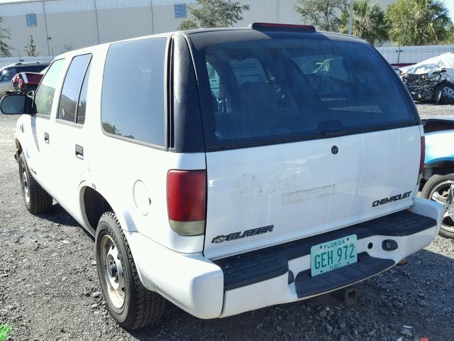 1GNDT13W3XK228899 - 1999 CHEVROLET BLAZER WHITE photo 3