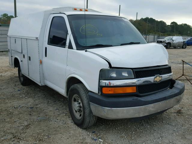 1GBHG31U951227730 - 2005 CHEVROLET EXPRESS G3 WHITE photo 1