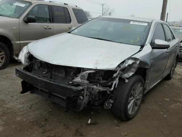 4T1BD1FK3DU082229 - 2013 TOYOTA CAMRY HYBR SILVER photo 2