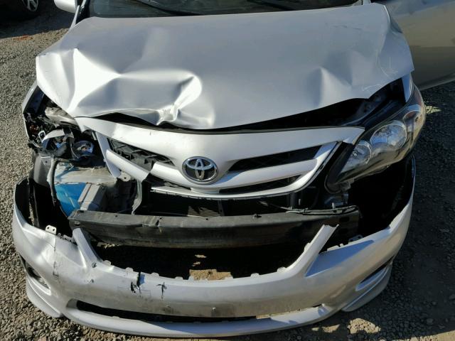 5YFBU4EE1DP115856 - 2013 TOYOTA COROLLA BA SILVER photo 7