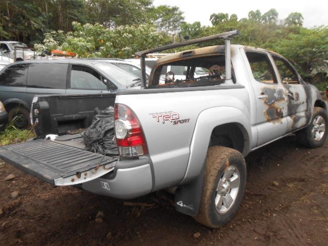 3TMLU4EN3CM100902 - 2012 TOYOTA TACOMA DOU SILVER photo 4