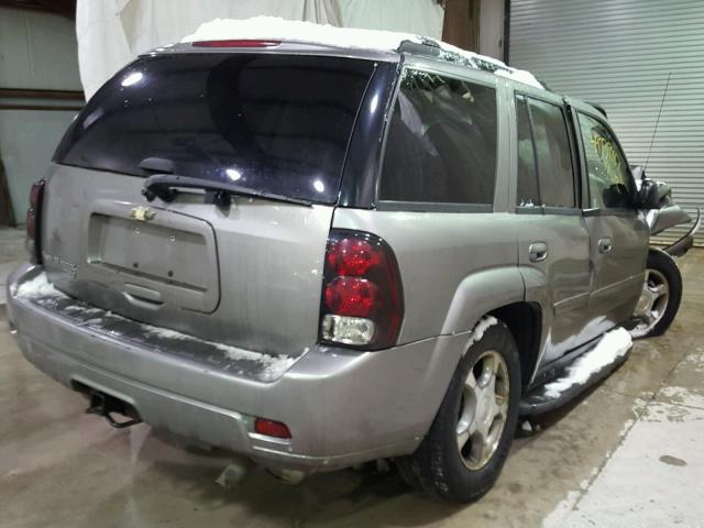 1GNDT13S982104294 - 2008 CHEVROLET TRAILBLAZE TAN photo 4