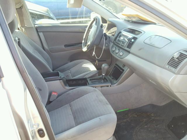 4T1BE32K05U055361 - 2005 TOYOTA CAMRY LE ვერცხლისფერი ფოტო 5