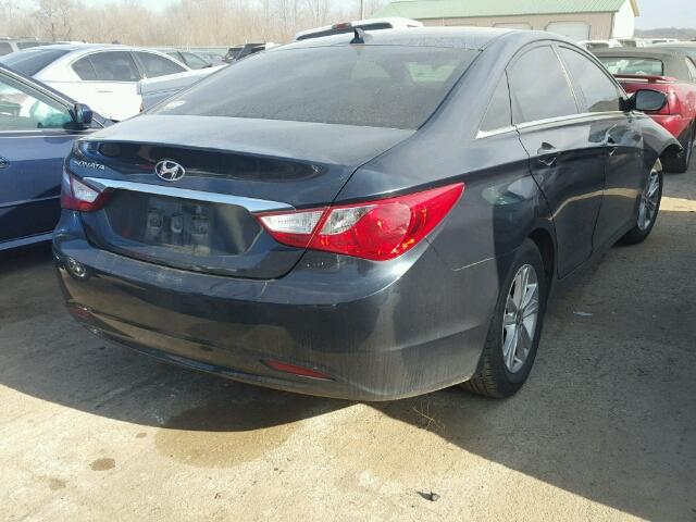 5NPEB4AC4DH750588 - 2013 HYUNDAI SONATA GLS BLUE photo 4