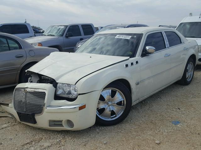 2C3KA63HX6H177335 - 2006 CHRYSLER 300C WHITE photo 2