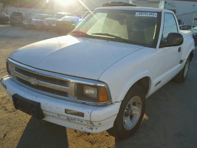 1GCCS1443V8144113 - 1997 CHEVROLET S TRUCK S1 WHITE photo 2