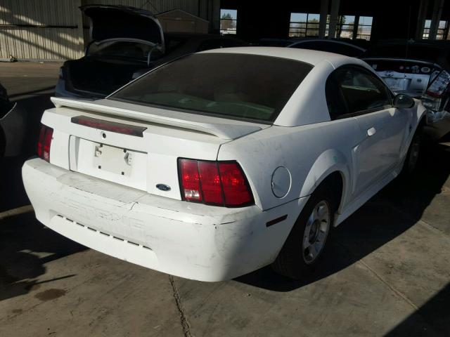 1FAFP4045YF208664 - 2000 FORD MUSTANG WHITE photo 4