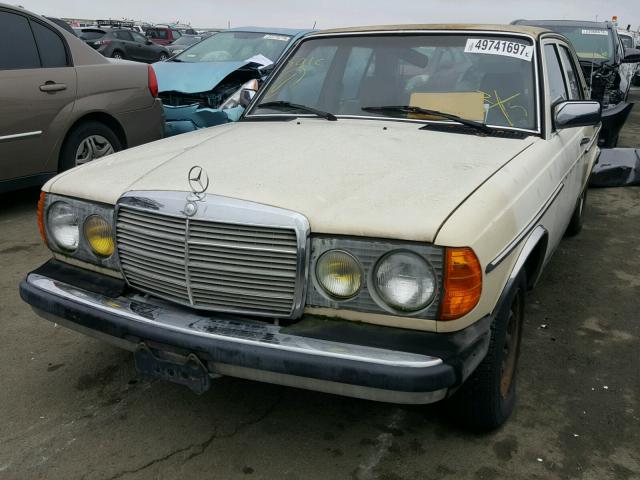 WDBAB23A4DB363831 - 1983 MERCEDES-BENZ 240 D YELLOW photo 2