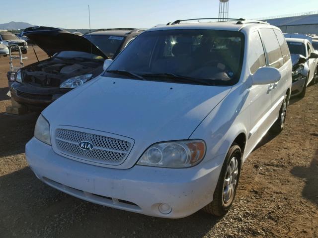 KNDUP131X46609039 - 2004 KIA SEDONA EX WHITE photo 2