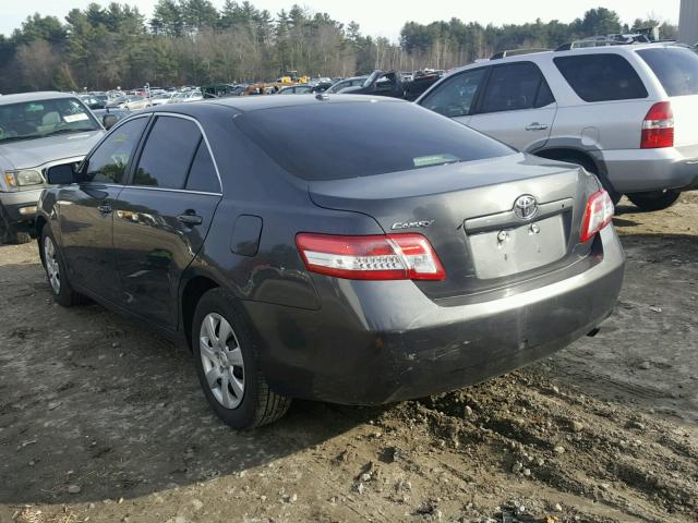 4T1BF3EK5BU180148 - 2011 TOYOTA CAMRY BASE GRAY photo 3