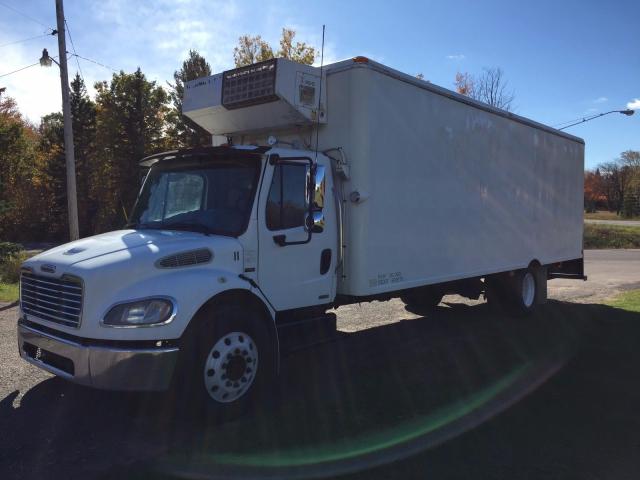 1FVACWCSX4HN29740 - 2004 FREIGHTLINER M2 106 MED WHITE photo 2