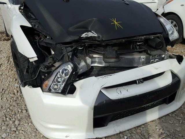 JN1AR5EF1AM231474 - 2010 NISSAN GT-R BASE WHITE photo 9