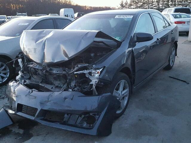 4T1BF1FK5CU083181 - 2012 TOYOTA CAMRY BASE GRAY photo 2