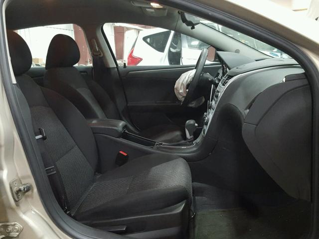 1G1ZC5E18BF324948 - 2011 CHEVROLET MALIBU 1LT 金色 照片 5