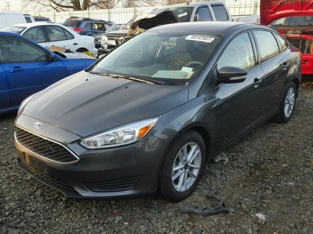 1FADP3F20HL304405 - 2017 FORD FOCUS SE GRAY photo 2