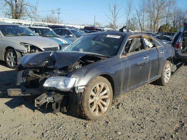 2C3CCAEG2HH645888 - 2017 CHRYSLER 300C GRAY photo 2