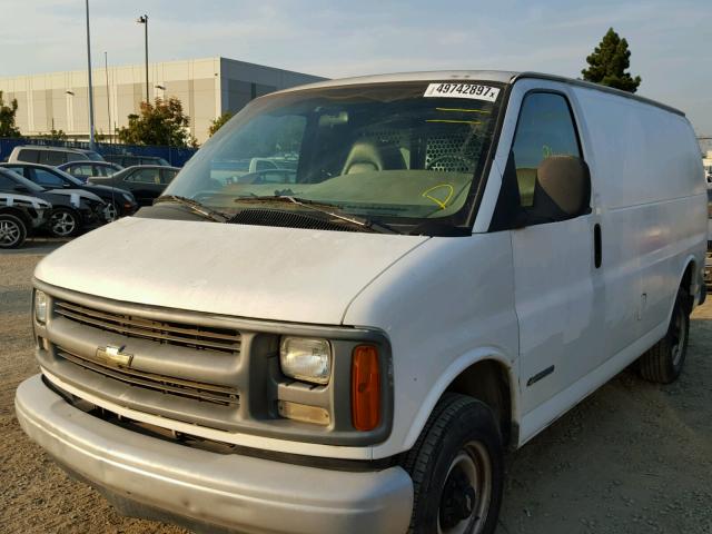 1GCGG25R4T1026760 - 1996 CHEVROLET G20 WHITE photo 2