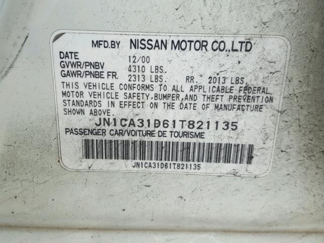 JN1CA31D61T821135 - 2001 NISSAN MAXIMA GXE WHITE photo 10