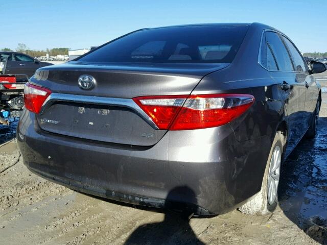 4T4BF1FK2FR475111 - 2015 TOYOTA CAMRY LE GRAY photo 4