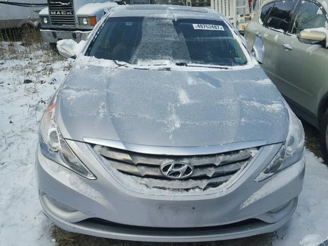 5NPEC4AC3BH001324 - 2011 HYUNDAI SONATA SILVER photo 9