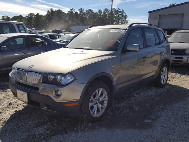 WBXPC934X9WJ27070 - 2009 BMW X3 XDRIVE3 BEIGE photo 2