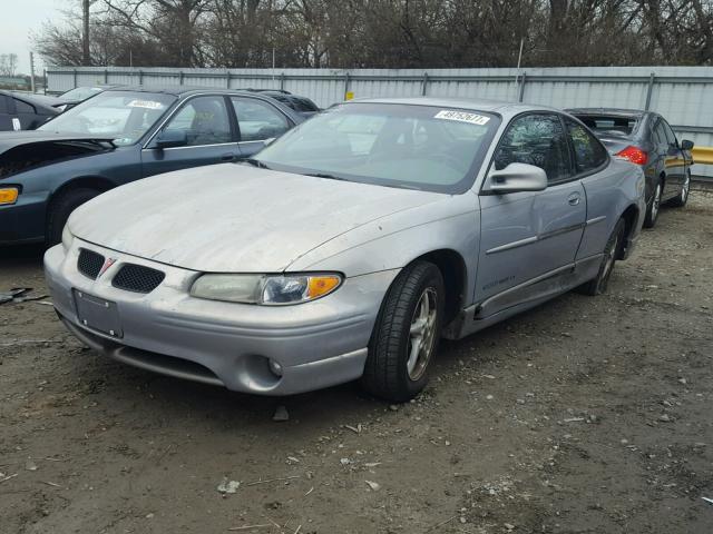 1G2WP12K2YF138212 - 2000 PONTIAC GRAND PRIX SILVER photo 2