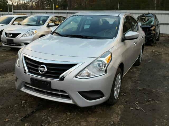 3N1CN7AP3HK452339 - 2017 NISSAN VERSA S SILVER photo 2