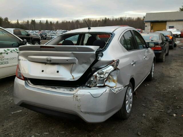 3N1CN7AP3HK452339 - 2017 NISSAN VERSA S SILVER photo 4