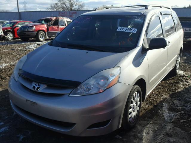 5TDZK23C07S015446 - 2007 TOYOTA SIENNA CE SILVER photo 2