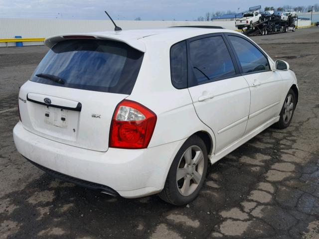 KNAFE161375008430 - 2007 KIA SPECTRA5 S WHITE photo 4