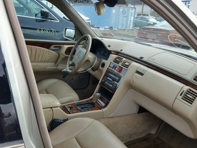 WDBJF65F3WA619485 - 1998 MERCEDES-BENZ E 320 BEIGE photo 5