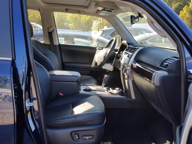JTEBU5JR8J5490663 - 2018 TOYOTA 4RUNNER SR BLUE photo 5