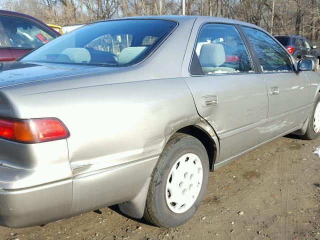 JT2BG22K2W0130409 - 1998 TOYOTA CAMRY CE BEIGE photo 9