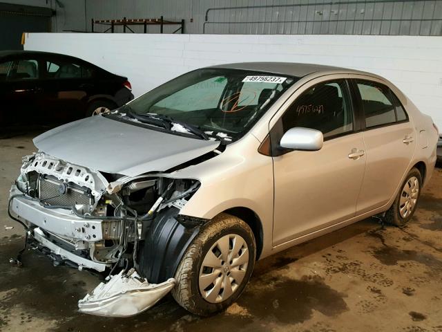 JTDBT4K32A1395423 - 2010 TOYOTA YARIS SILVER photo 2