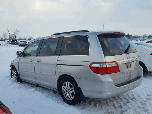 5FNRL38805B507998 - 2005 HONDA ODYSSEY TO SILVER photo 3