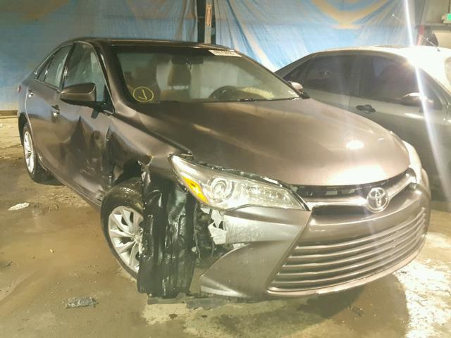 4T1BF1FK4GU540326 - 2016 TOYOTA CAMRY LE GRAY photo 1