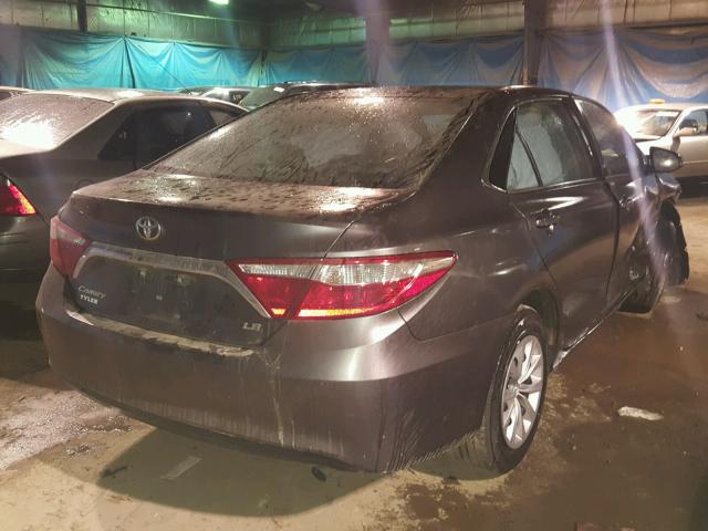 4T1BF1FK4GU540326 - 2016 TOYOTA CAMRY LE GRAY photo 4