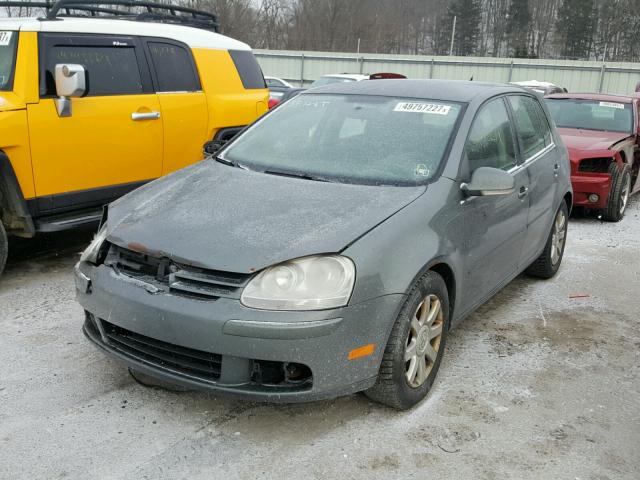 WVWCB71K08W045142 - 2008 VOLKSWAGEN RABBIT GREEN photo 2