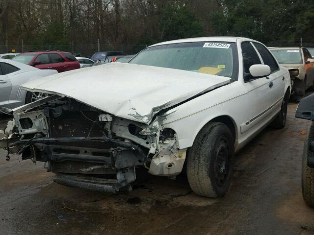 2MEFM74W64X679803 - 2004 MERCURY GRAND MARQ WHITE photo 2