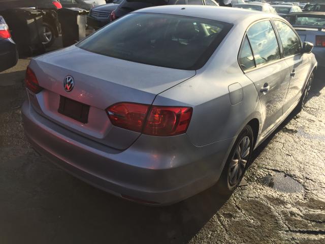 3VW1K7AJ0EM357629 - 2014 VOLKSWAGEN JETTA BASE SILVER photo 4