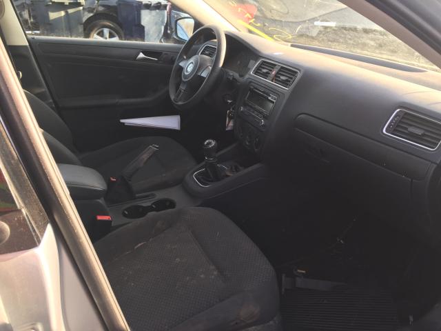 3VW1K7AJ0EM357629 - 2014 VOLKSWAGEN JETTA BASE SILVER photo 5