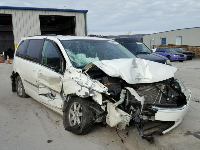2A4RR5DG6BR727454 - 2011 CHRYSLER TOWN & COU WHITE photo 1