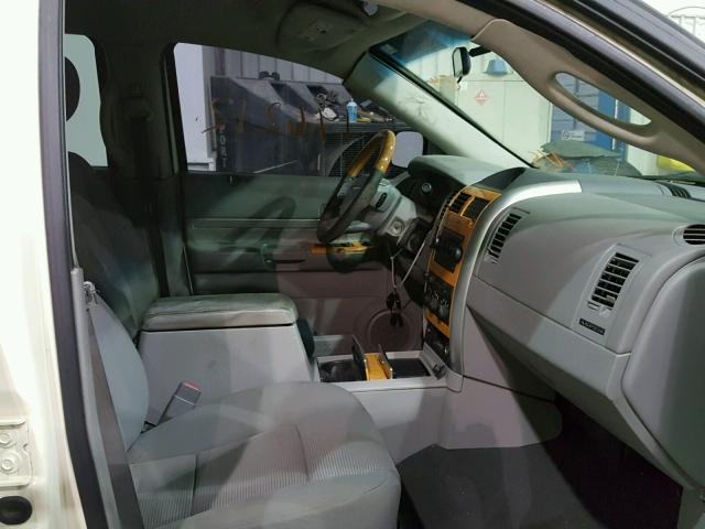 1A8HX58227F577548 - 2007 CHRYSLER ASPEN LIMI WHITE photo 5