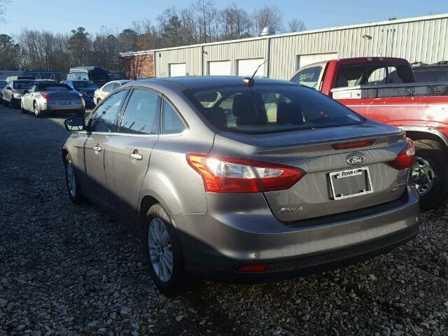 1FAHP3H28CL317216 - 2012 FORD FOCUS SEL GRAY photo 3