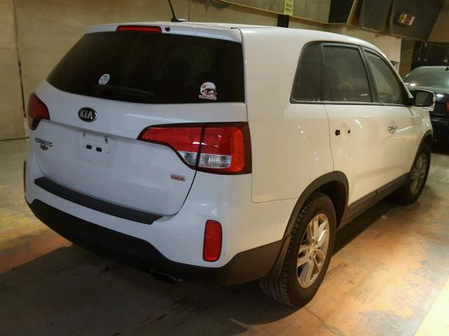 5XYKT3A61FG590104 - 2015 KIA SORENTO LX WHITE photo 4