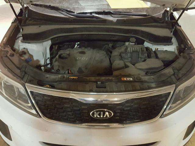 5XYKT3A61FG590104 - 2015 KIA SORENTO LX WHITE photo 7