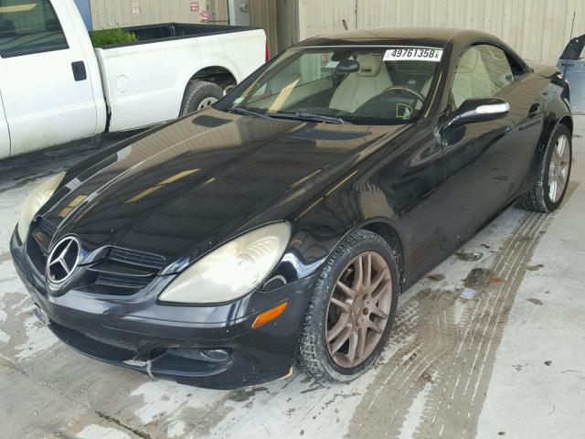 WDBWK54F87F163078 - 2007 MERCEDES-BENZ SLK 280 BLACK photo 2