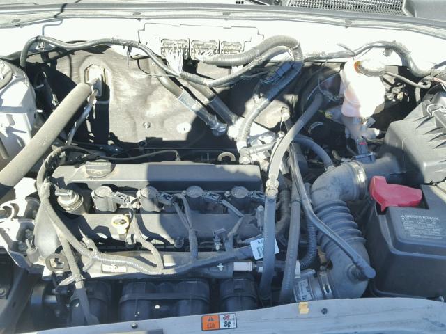 4F2CY0C76AKM02318 - 2010 MAZDA TRIBUTE I WHITE photo 7