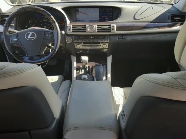 JTHGL5EF9D5048863 - 2013 LEXUS LS 460L WHITE photo 9